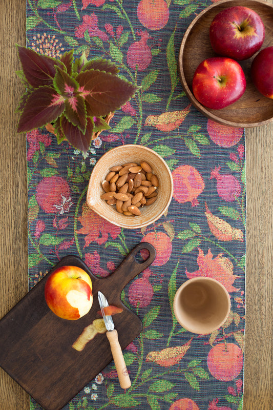 Ekelund Table Runner: "Fruktrik"