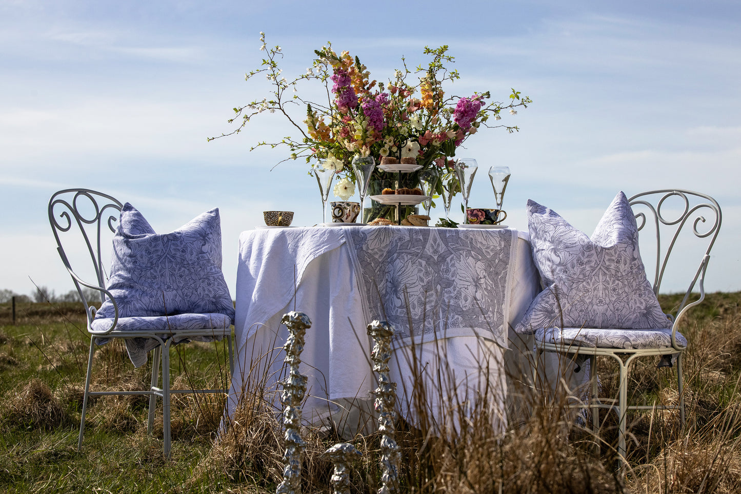 Ekelund Table Runner: William Morris's "Pimpernel"