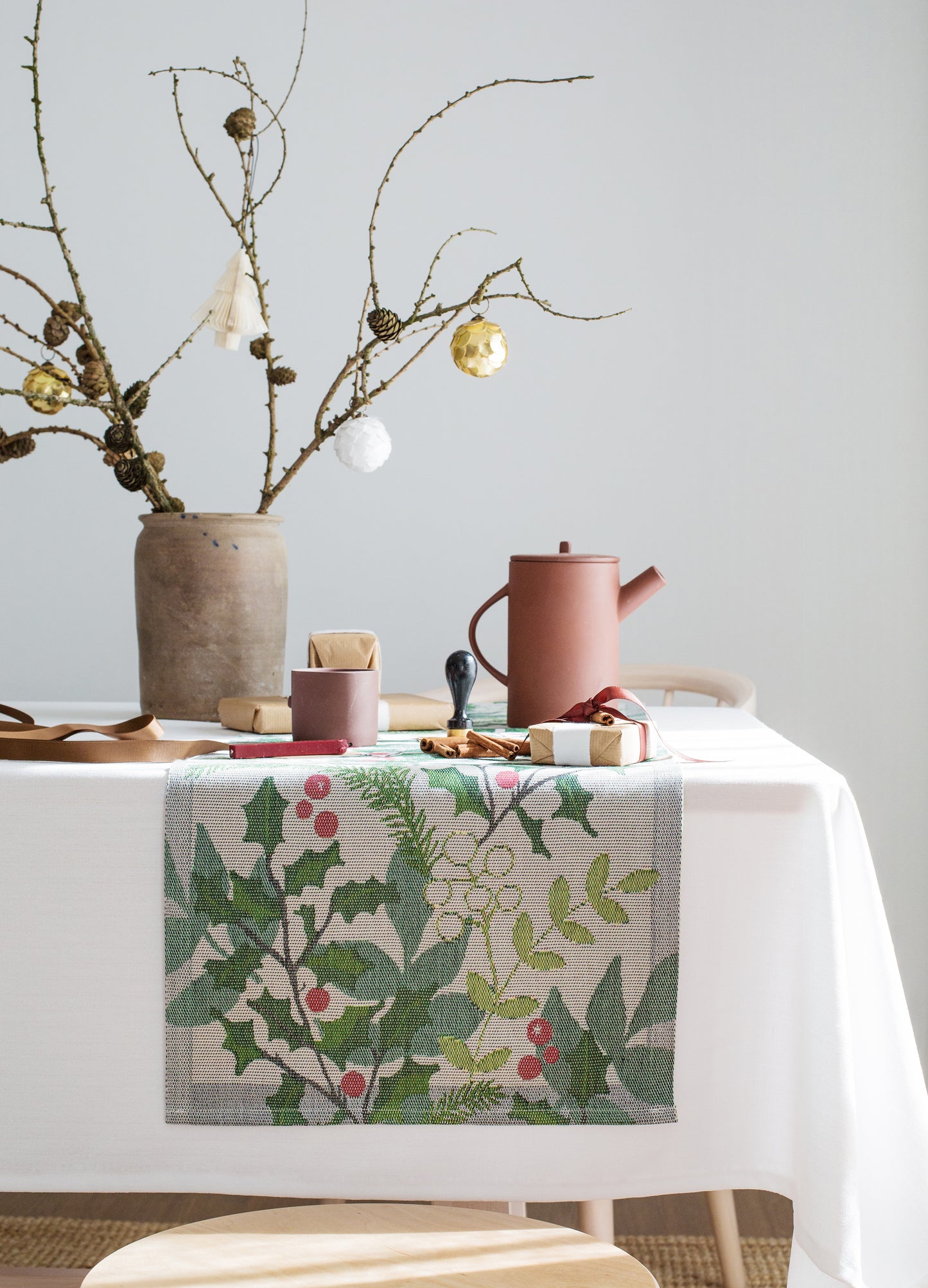 Ekelund Table Runner: "Julia"